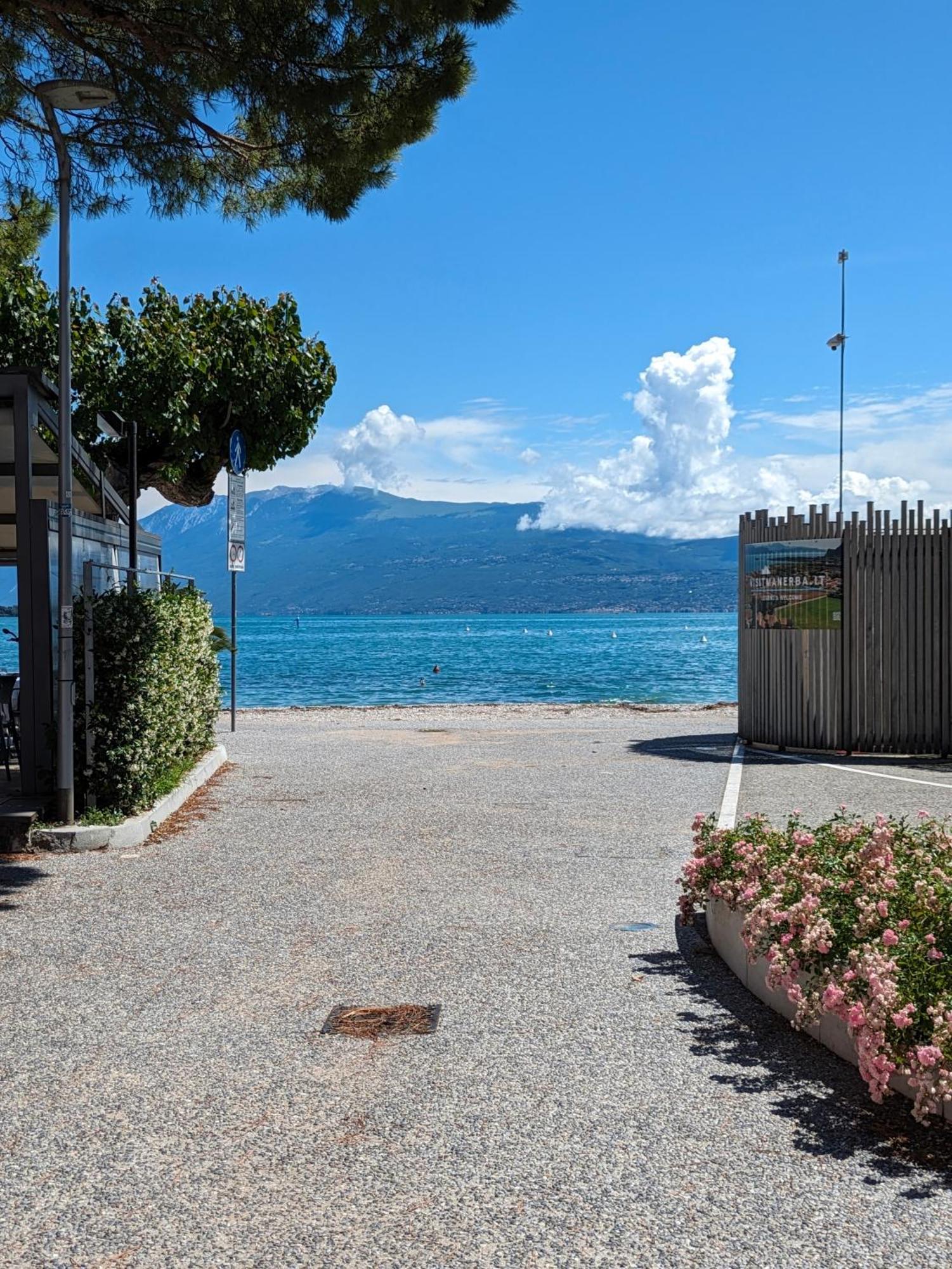 La Fenice Holiday Apartment Manerba del Garda Chambre photo